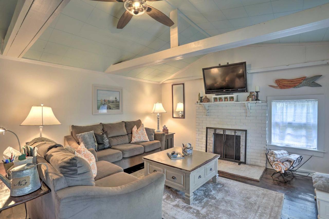 Coastal, Walkable Home In Historic Southport! Exterior foto